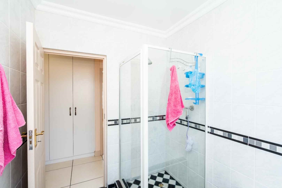 4 Bedroom Property for Sale in Myburgh Park Fase 2 Western Cape